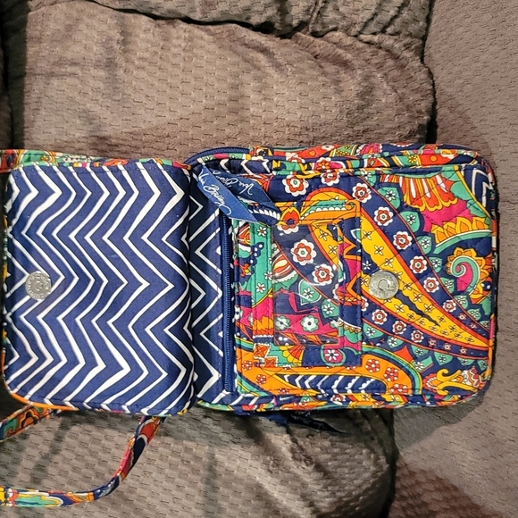 EUC Vera Bradley Small Crossbody Venetian Paisley Pattern - Picture 3 of 9